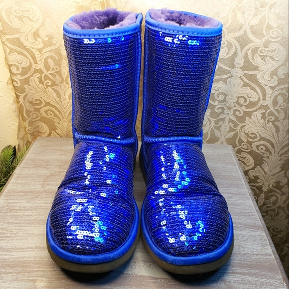 Ugg Australia Blue-Sequined Boots with Sheepskin Lining Women's size 6. - Picture 1 of 16